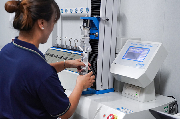 Ispezione dell'alimentazione delle materie prime